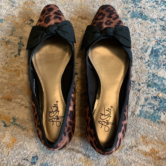 Bow Front Leopard Print Flats - Picture 2 of 6